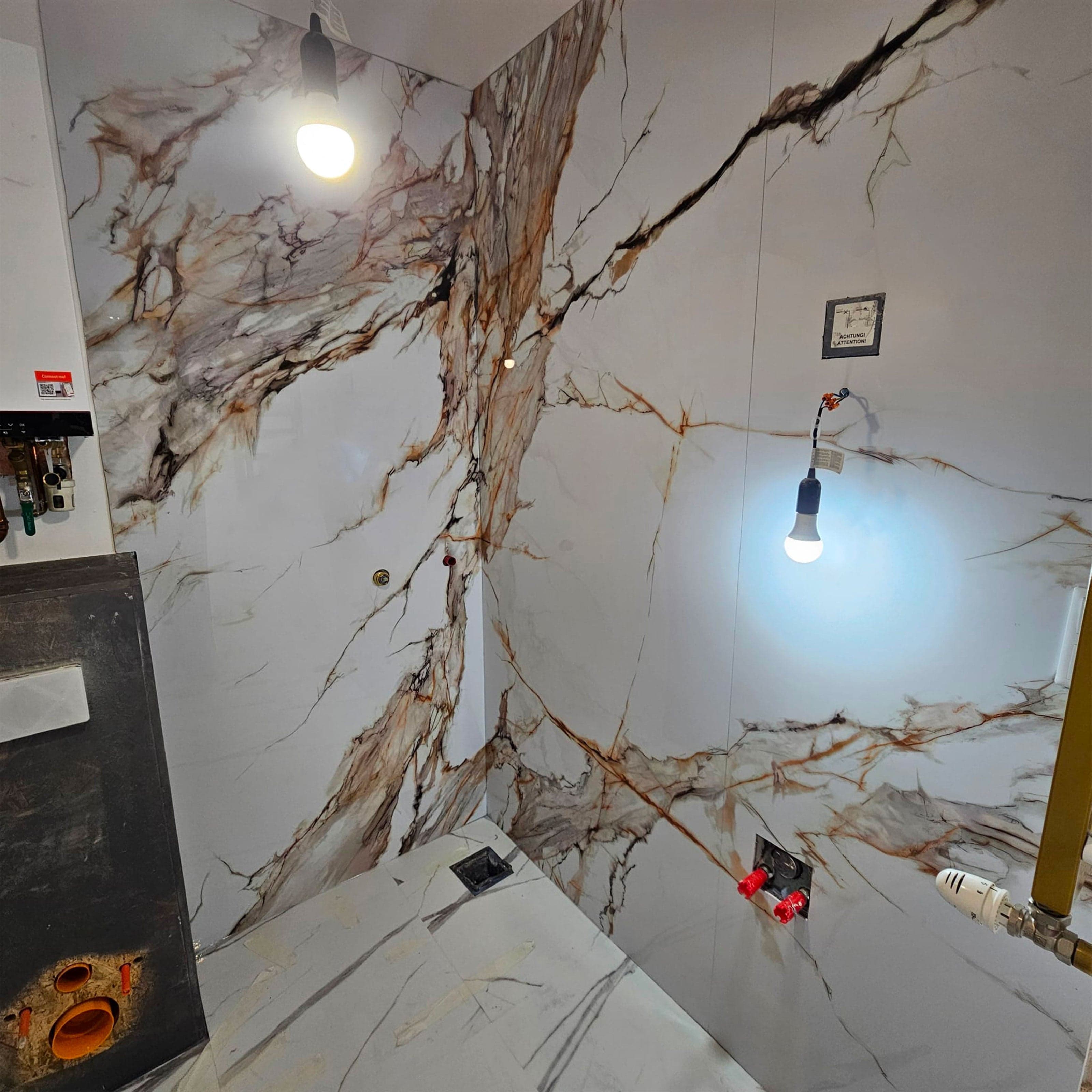 Pacco da n.4pz (12,32mq) Pannelli rivestimento in CARBONIO effetto Marmo  2800x1100x4mm mod. CALACATTA GOLD OPACO - Eternal Parquet