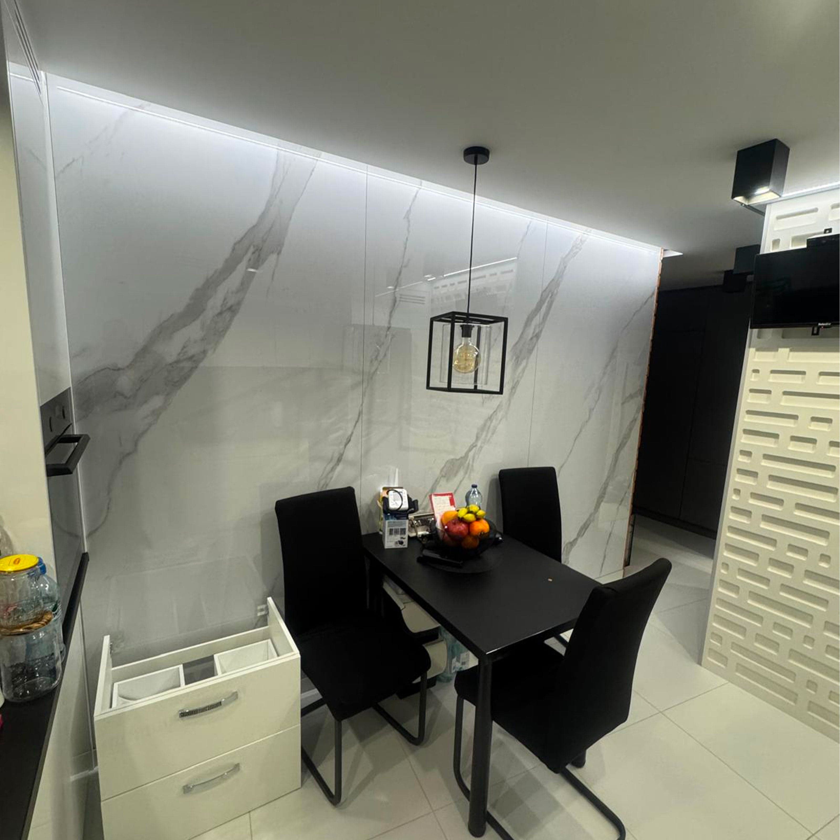 Pacco da n.4pz (12,32mq) Pannelli rivestimento in CARBONIO effetto Marmo lucido 2800x1100x4mm mod. CALACATTA WHITE - Eternal Parquet