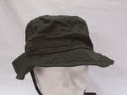 Cappello alla pescatora con bottoni in Cappellini Il Distintivo - Pesaro, commercioVirtuoso.it