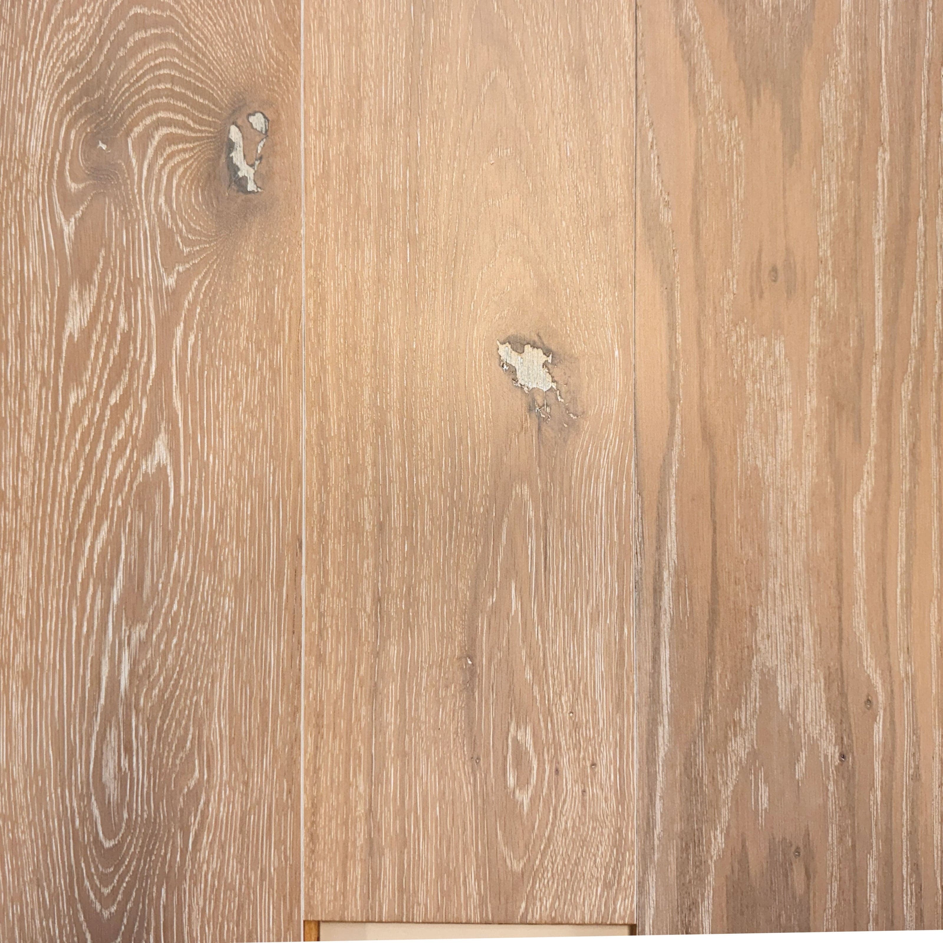 €34,99MQ *MEGA STOCK* Lotto da 87mq di Listone prefinito ROVERE DECAPE' Vern. bisell. Spazz. 17,5x153x600/2100mm (4 nobile) nodo bianco - Eternal Parquet