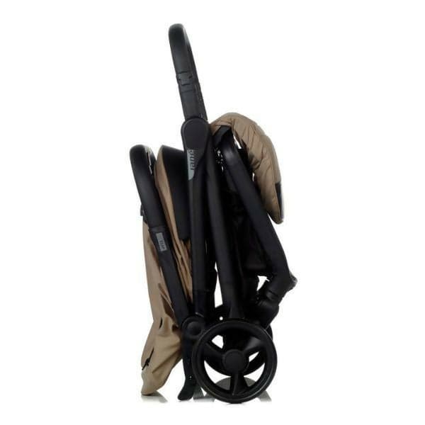 JANE' Passeggino CLAP - colore DESERT - con telaio in alluminio robusto, chiusura automatica e compatta, dimensioni adatte alle cabine degli aerei, adatto dalla nascita fino a 26 kg, con sospensioni su 4 ruote e finiture in similpelle in Passeggini compatti Sanitaria Gioia del Bimbo - Villa San Giovanni, commercioVirtuoso.it