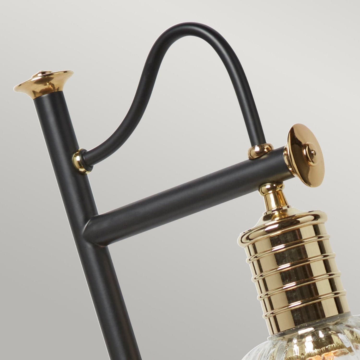 Lampada Da Scrivania Contemporanea Douille Acciaio Nero Ottone Lucido 1 Luce E27 in Lampade da lavoro LuceArt - Montecorvino Pugliano, commercioVirtuoso.it