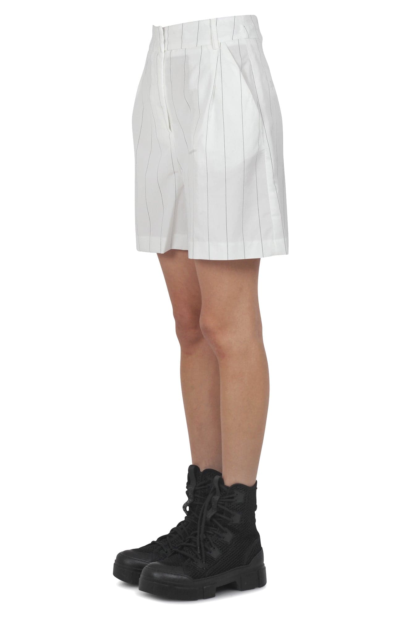 SO ALLURE So Allure - Shorts - 430901 - Bianco/Nero da donna in Pantaloncini sportivi Drestige - Casamassima, commercioVirtuoso.it