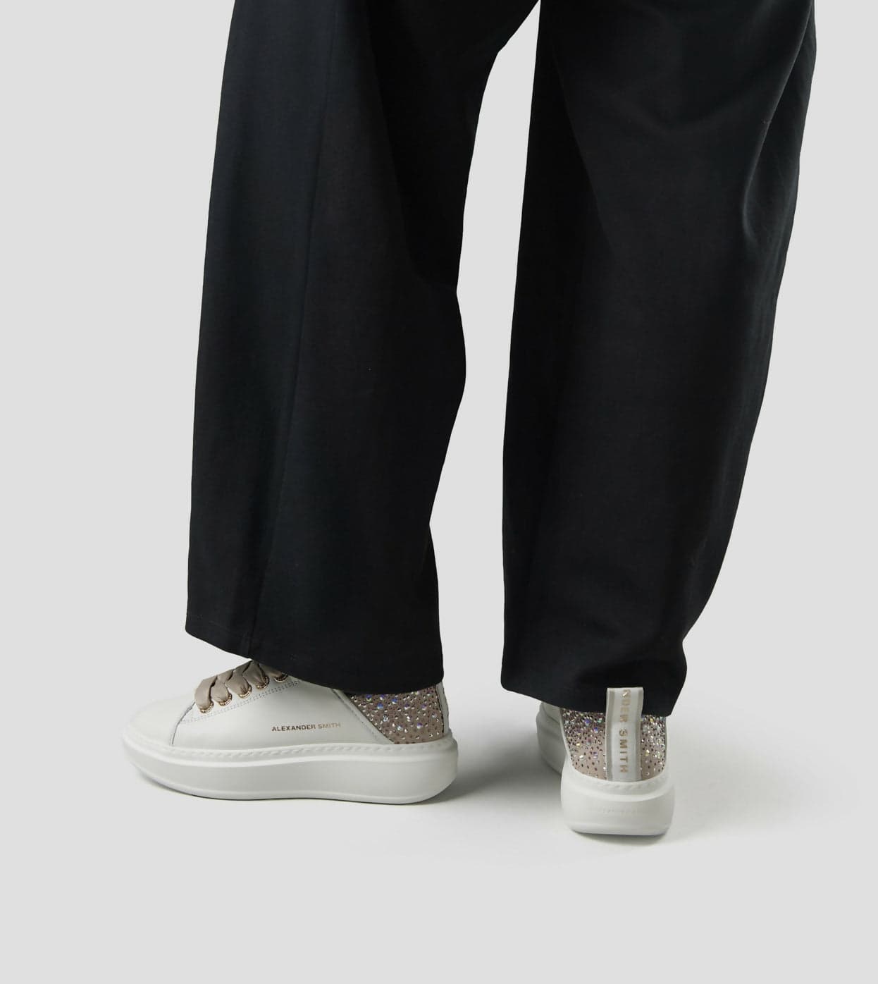 Alexander Smith Donna sneakers in pelle bianca e tallone beige con strass in Sneaker casual Cantali Calzature - Randazzo, commercioVirtuoso.it