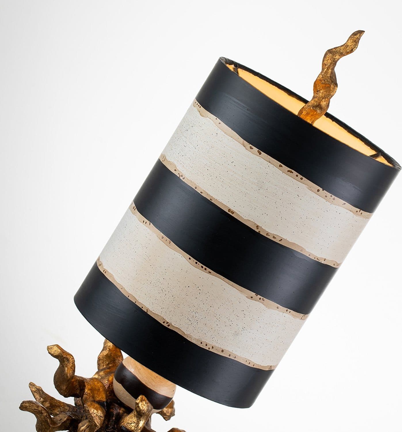 Lampada Scrivania Dominique Acciaio Foglia Oro Righe Nero Crema 1 Luce E27 in Lampade da tavolo e abat-jour LuceArt - Montecorvino Pugliano, commercioVirtuoso.it