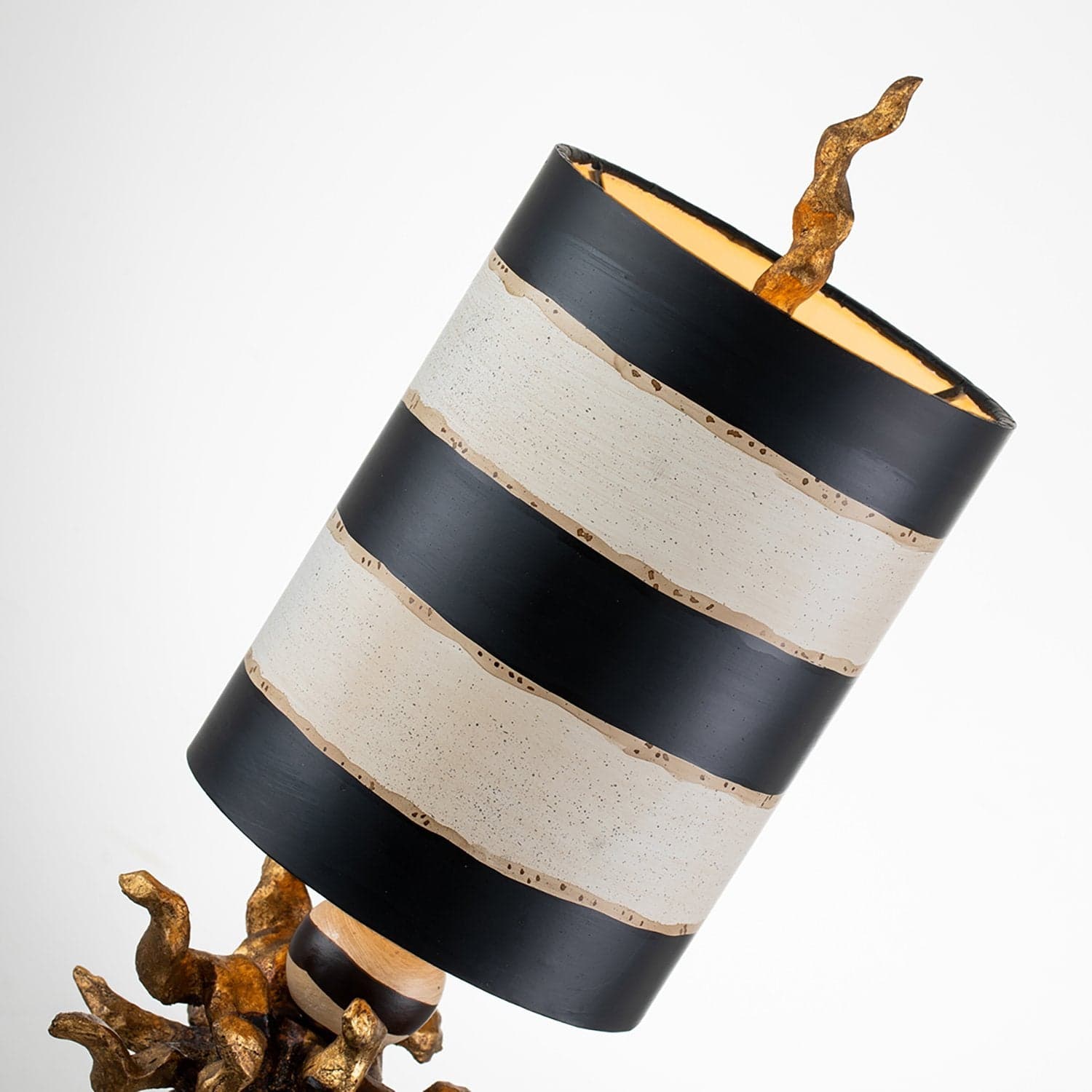 Lampada Scrivania Dominique Acciaio Foglia Oro Righe Nero Crema 1 Luce E27 in Lampade da tavolo e abat-jour LuceArt - Montecorvino Pugliano, commercioVirtuoso.it