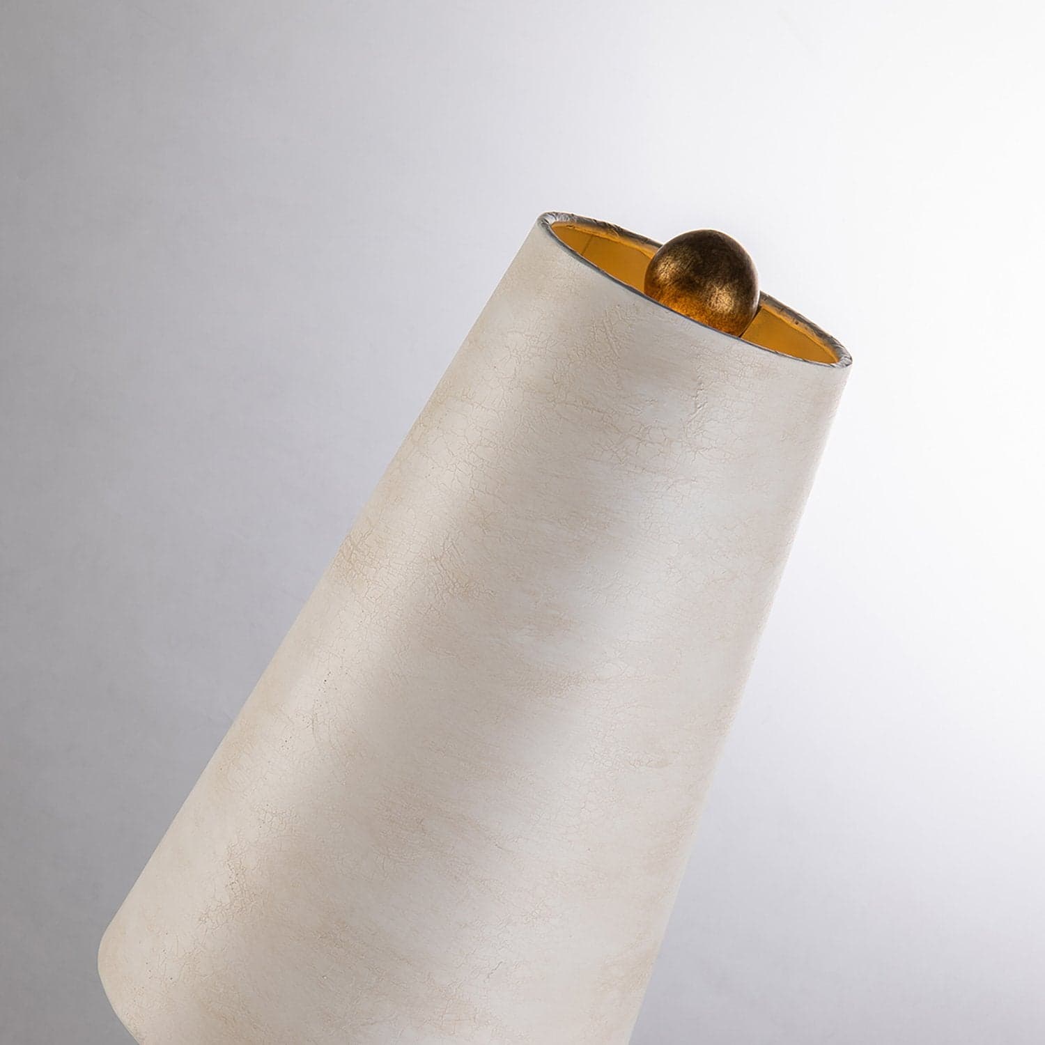 Lampada Da Scrivania Contemporanea Leda Acciaio Patinato Crema 1 Luce E27 in Lampade da lavoro LuceArt - Montecorvino Pugliano, commercioVirtuoso.it