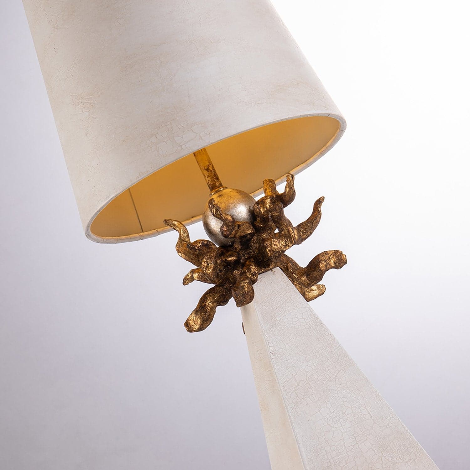 Lampada Da Scrivania Contemporanea Leda Acciaio Patinato Crema 1 Luce E27 in Lampade da lavoro LuceArt - Montecorvino Pugliano, commercioVirtuoso.it