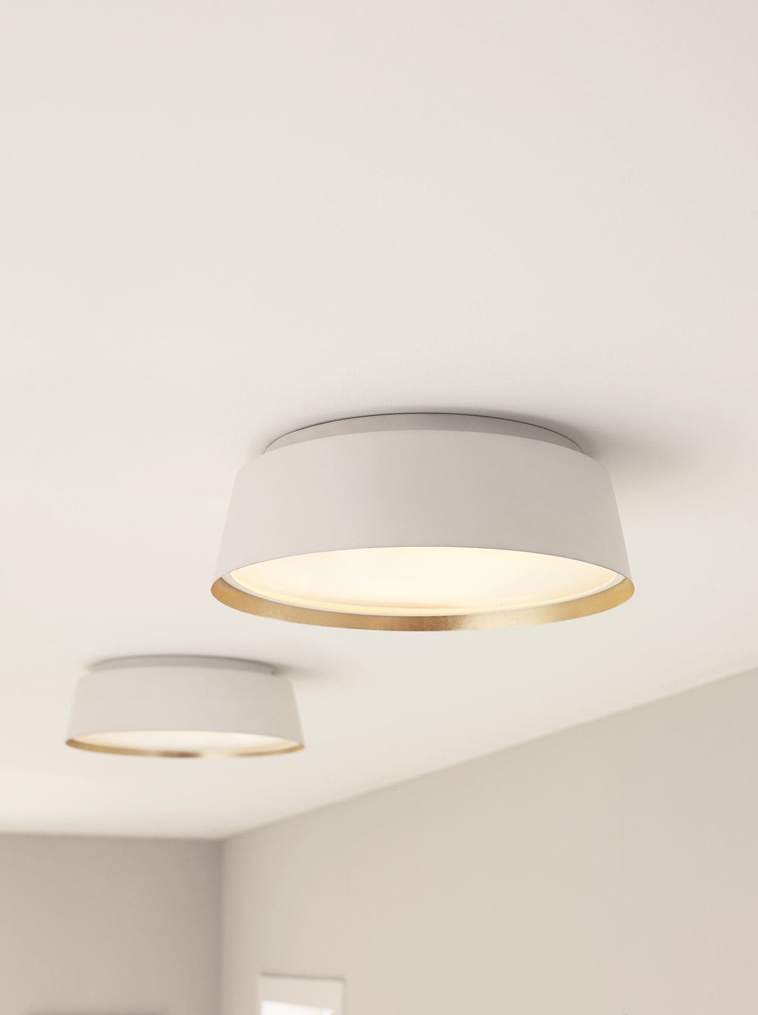 Plafoniera Contemporanea Asher Acciaio Bianco Opaco Vetro 3 Luci E14 in Plafoniere LuceArt - Montecorvino Pugliano, commercioVirtuoso.it