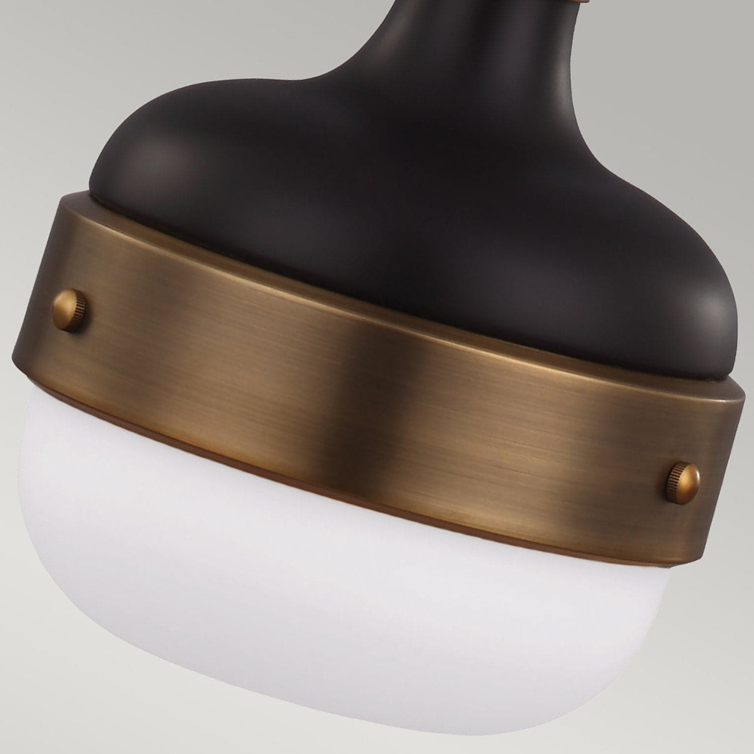 Sospensione Contemporanea Cadence Acciaio Ottone Antico Vetro Nero 1 Luce E27 in Lampade a sospensione LuceArt - Montecorvino Pugliano, commercioVirtuoso.it