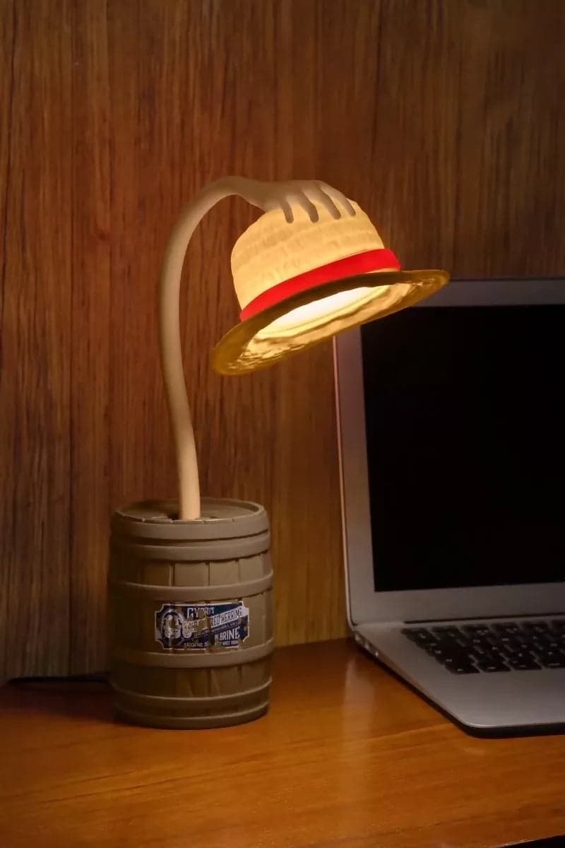 One Piece Posable Desk Light Cappello Di Paglia in Lampadari Cartoleria Deja Vu - Crotone, commercioVirtuoso.it