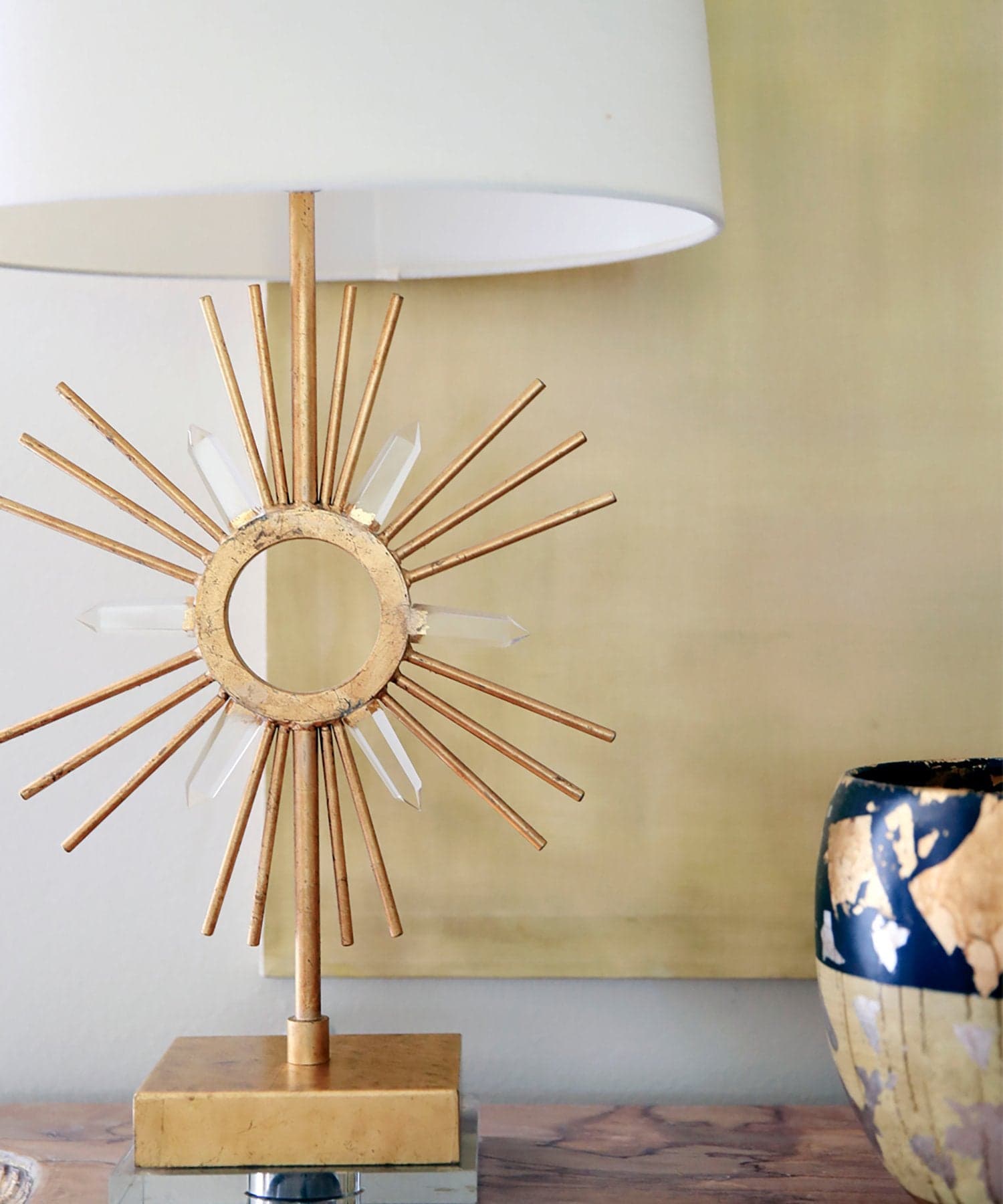 Lampada Da Scrivania Contemporanea Sun King Acciaio Oro Anticato 1 Luce E27 in Lampade da tavolo e abat-jour LuceArt - Montecorvino Pugliano, commercioVirtuoso.it