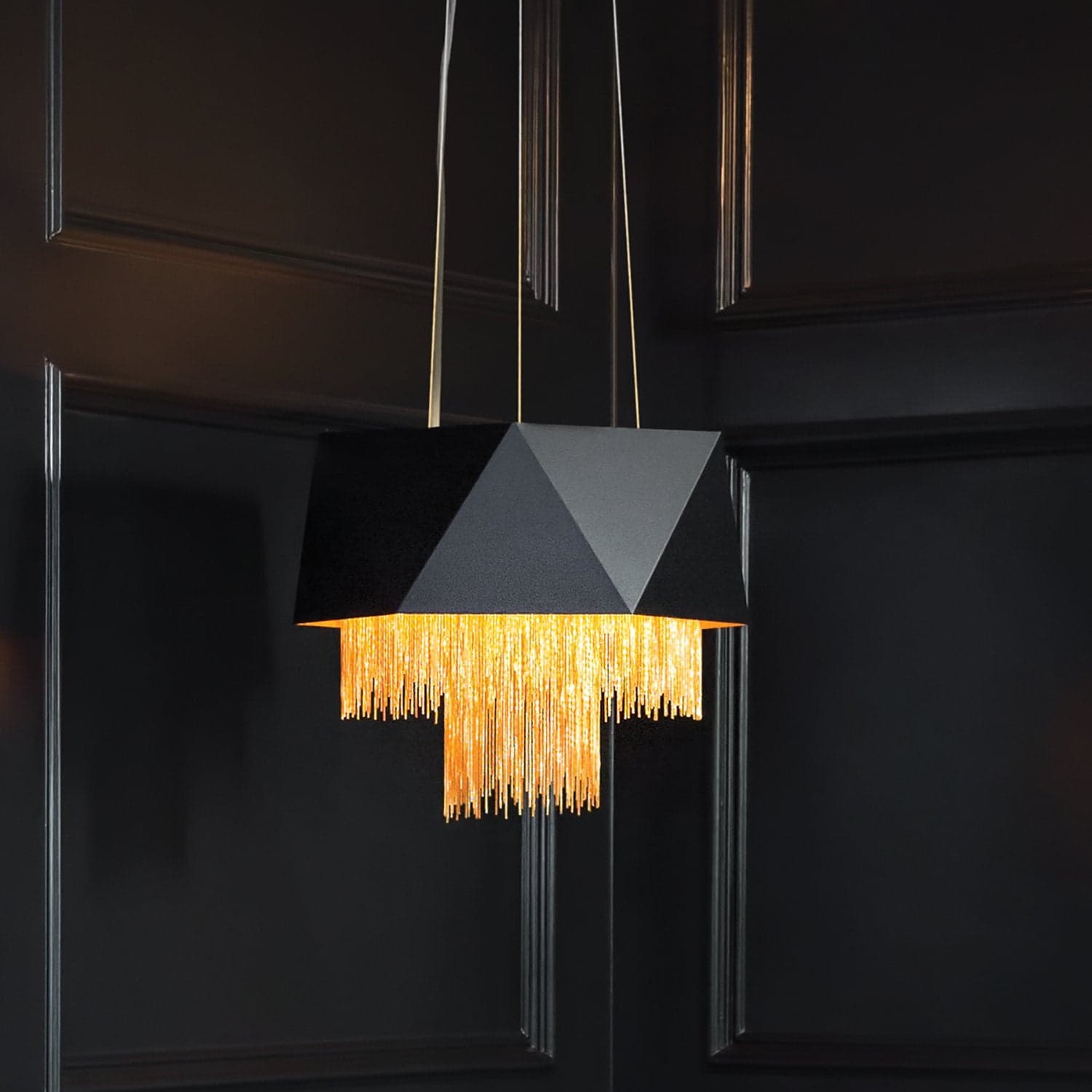 Lampadario Contemporaneo Zuma In Acciaio Nero Satinato Oro 6 Luci E27 in Lampade a sospensione LuceArt - Montecorvino Pugliano, commercioVirtuoso.it