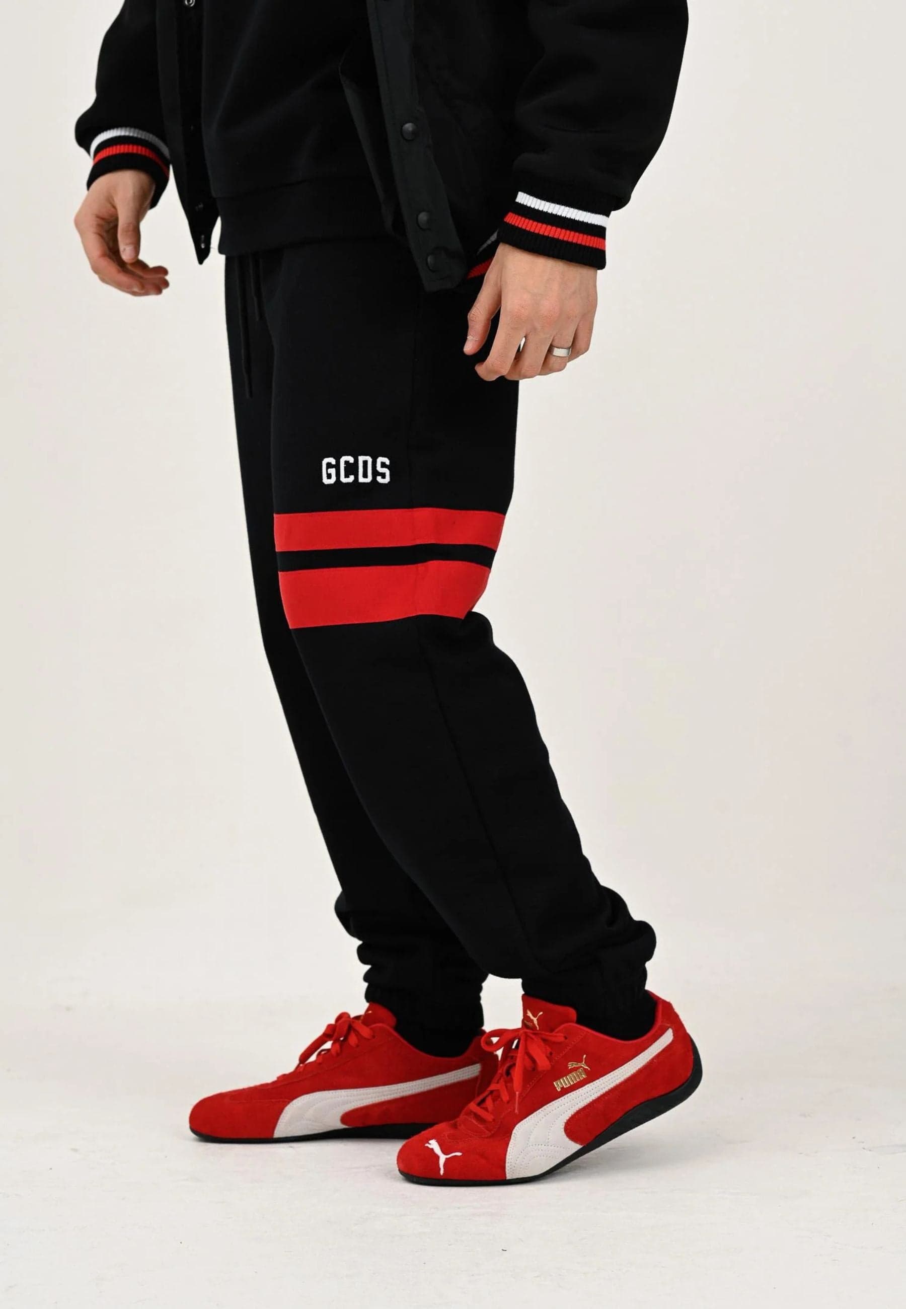 GCDS PANTALONE LOGO REGULAR SWEATPANTS da uomo in Pantaloni sportivi Drestige - Casamassima, commercioVirtuoso.it