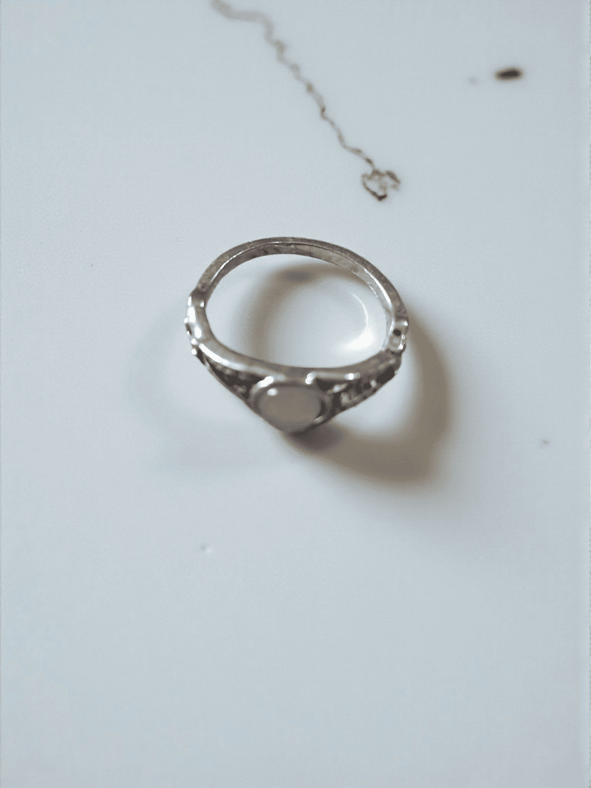 Descrizione: Set super chic stile Y2K composto da: ? Bracciale in argento 925 con design osso di serpente, misura 19 cm, lucente e raffinato — perfetto da abbinare ad altri bracciali o da portare da solo per un look elegante. ? Anello in acciaio con pi in Anelli aperti Gedico Store - Roncello, commercioVirtuoso.it