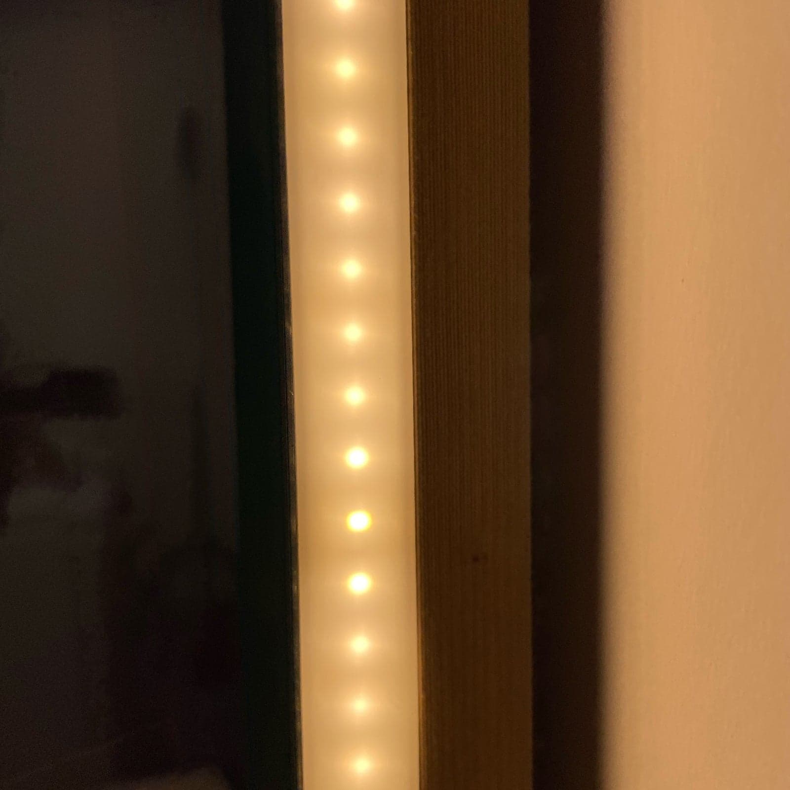 Specchio retroilluminato quadrato da bagno a LED prodotto Artigianale "Made in Italy" in Specchi da parete Decor Space - Altamura, commercioVirtuoso.it