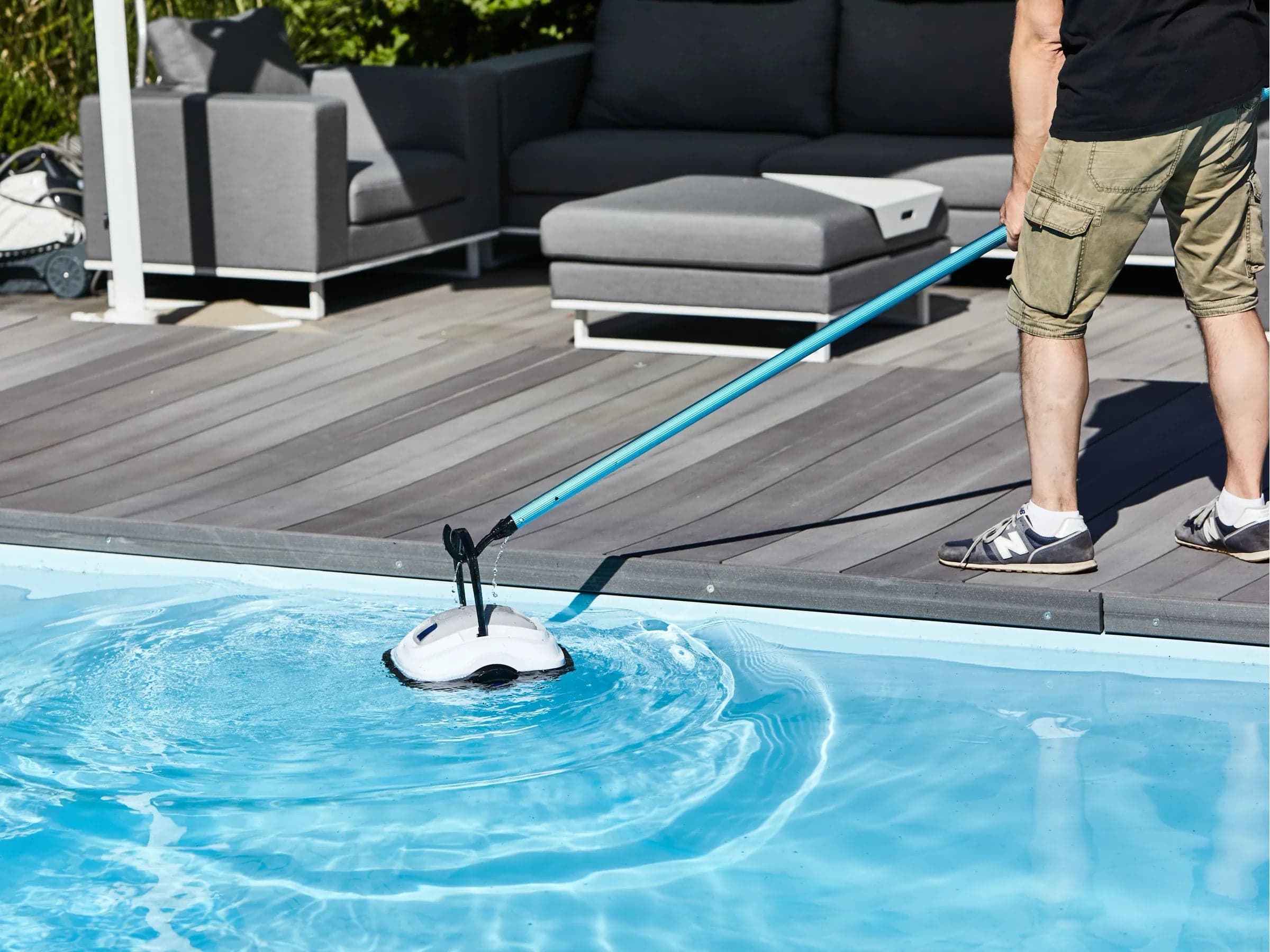 Robottino "Sirena" puliscifondo per piscina automatico con ruote, fino a 50 minuti di autonomia in Piscine fuoriterra La Zappa - Altamura, commercioVirtuoso.it