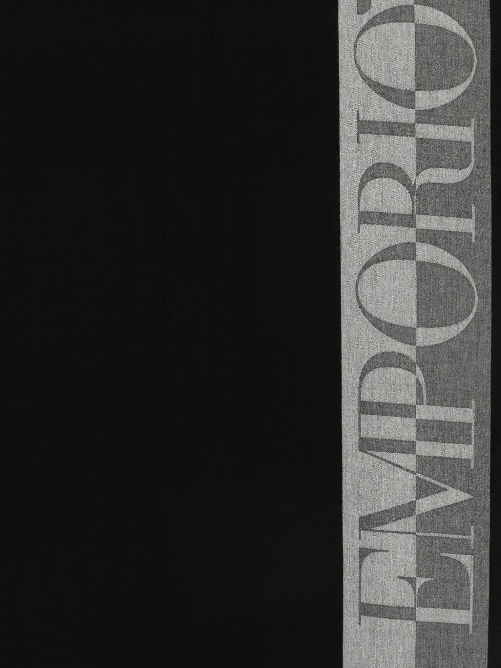 EMPORIO ARMANI sciarpa emporio armani da uomo in Sciarpe Drestige - Casamassima, commercioVirtuoso.it