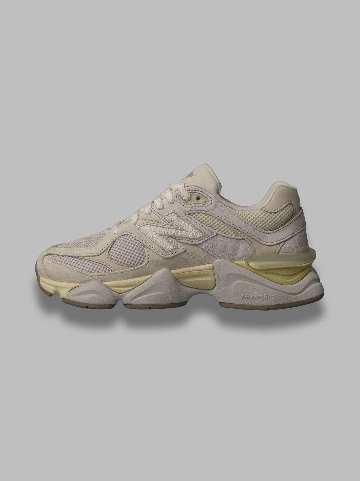 NEW BALANCE u9060 beige/white/cream - scarpa lifestyle da uomo in Scarpe da corsa su strada Drestige - Casamassima, commercioVirtuoso.it