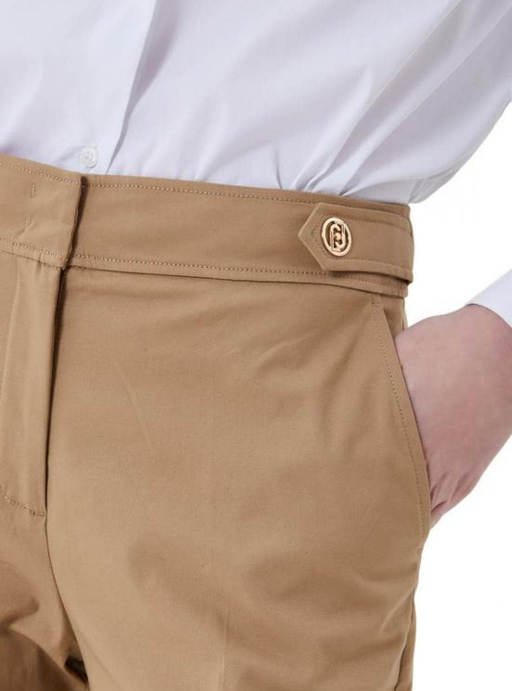 LIU JO Liu Jo - Pantalone Sigaretta Cotone Tasche Fibbie Oro CA1005T2398-X0341 da donna in Pantaloni Drestige - Casamassima, commercioVirtuoso.it