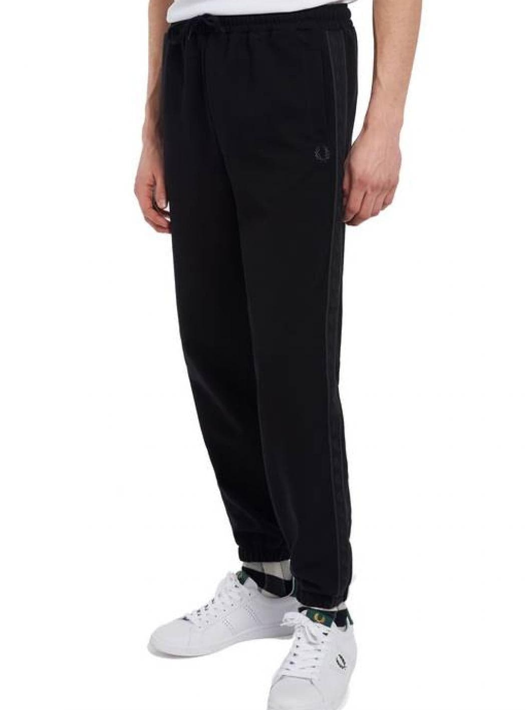 Fred Perry - Con Fettuccia Tono Su Tono T2514 102 NER da uomo in T-shirt Drestige - Casamassima, commercioVirtuoso.it
