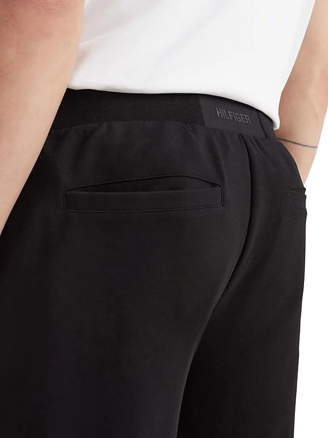 Tommy Hilfiger - Tech Essentials Sweatpant MW0MW22924 DW5 BLU da uomo in Pantaloni sportivi Drestige - Casamassima, commercioVirtuoso.it
