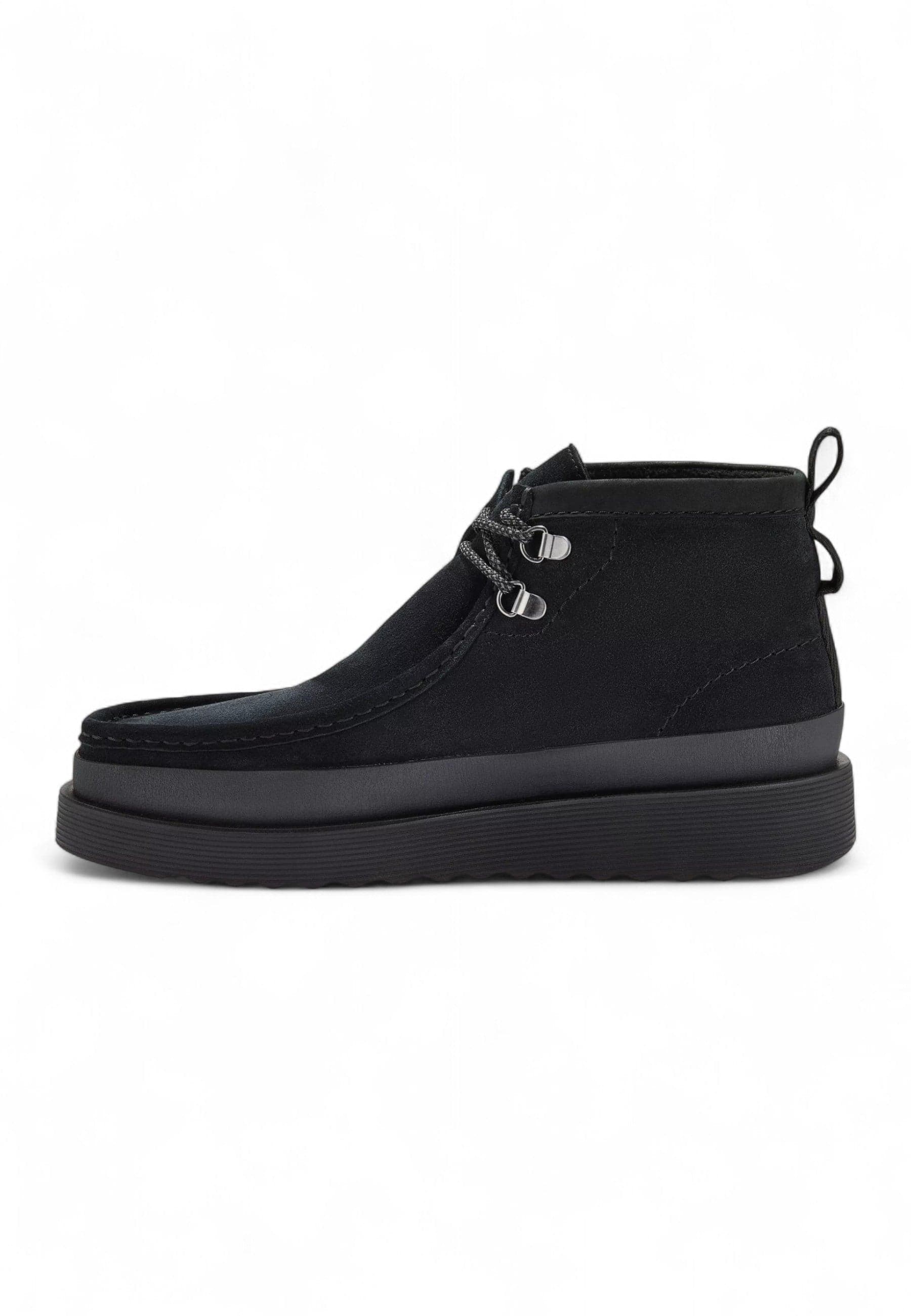 CLARKS Scarpa Uomo Clarks 26183461 BLACK SUEDE da uomo in Stivali Drestige - Casamassima, commercioVirtuoso.it
