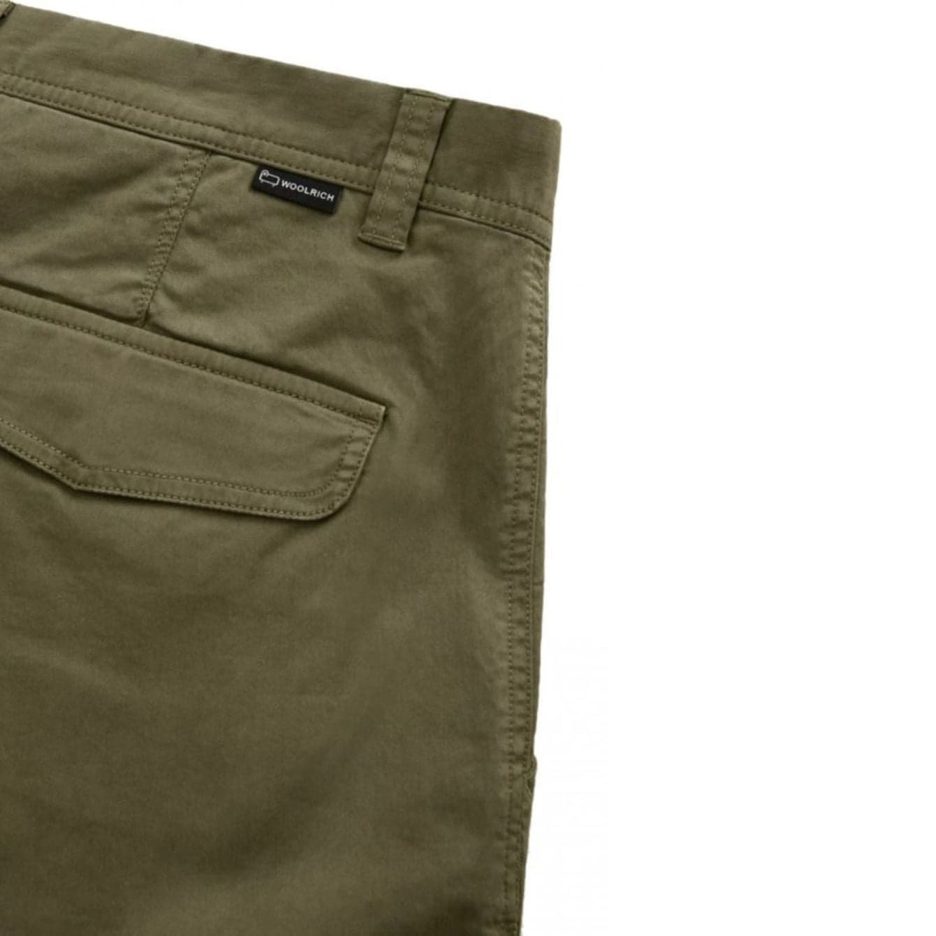 Woolrich - Ut2559 Classic Cargo Short 6098 Ivy Green WOSH0029MR da uomo in Pantaloncini Drestige - Casamassima, commercioVirtuoso.it