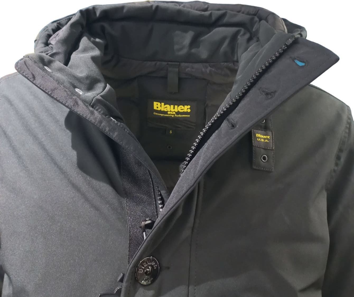 Blauer - Trench Piuma Nero BLUK3053 da uomo in Giacche Drestige - Casamassima, commercioVirtuoso.it