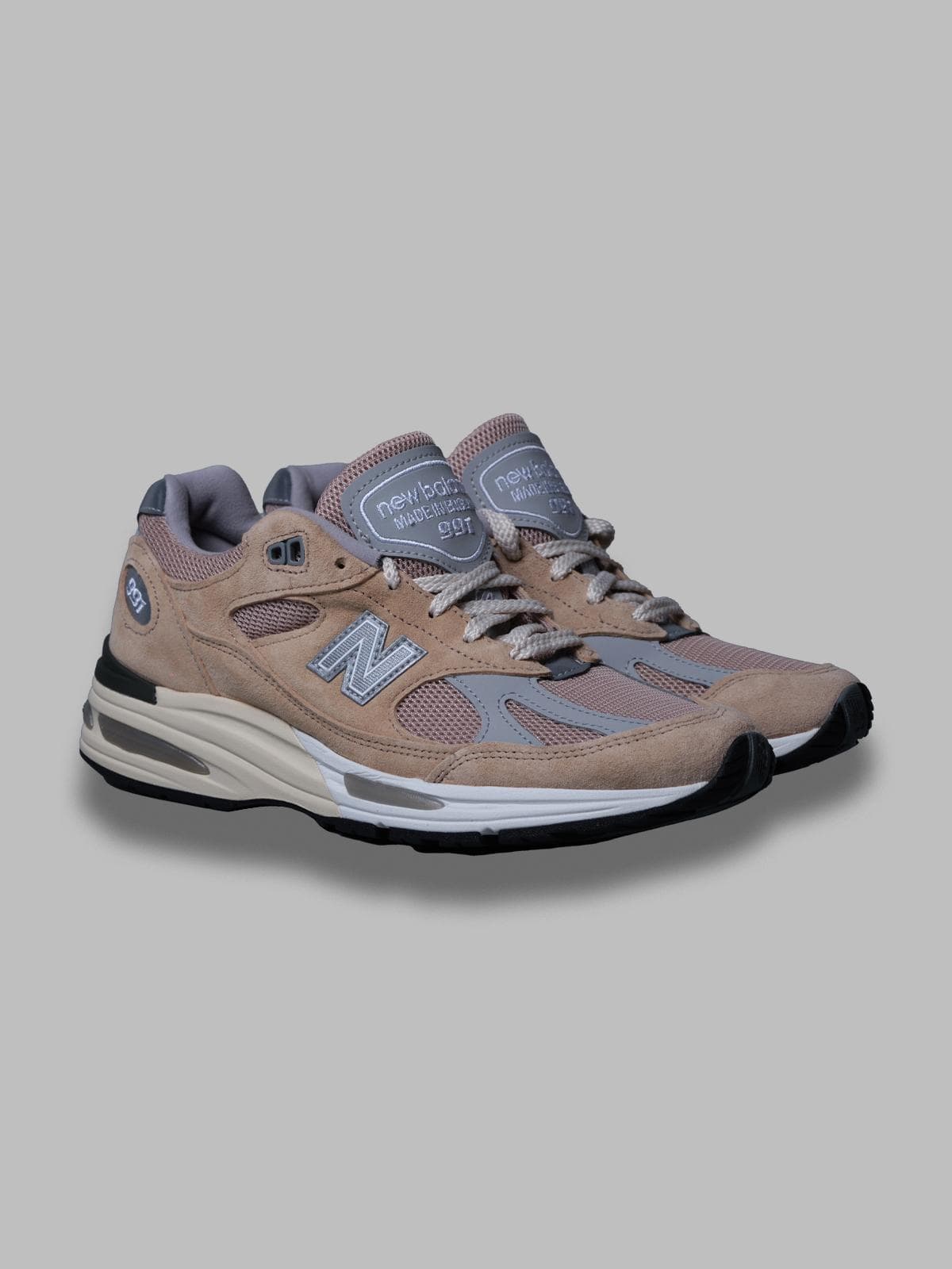 NEW BALANCE 991v2 beige - scarpa lifestyle - pigskin/synthetic/mesh da uomo in Sneaker casual Drestige - Casamassima, commercioVirtuoso.it