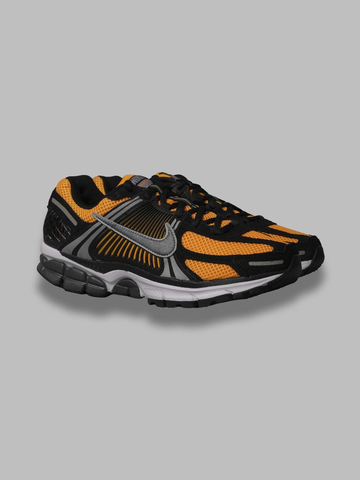 Nike nike zoom vomero 5 da uomo in Scarpe da corsa su strada Drestige - Casamassima, commercioVirtuoso.it