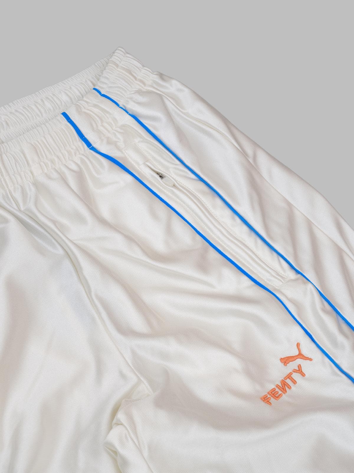PUMA puma x fenty track pants da donna in Pantaloni sportivi Drestige - Casamassima, commercioVirtuoso.it