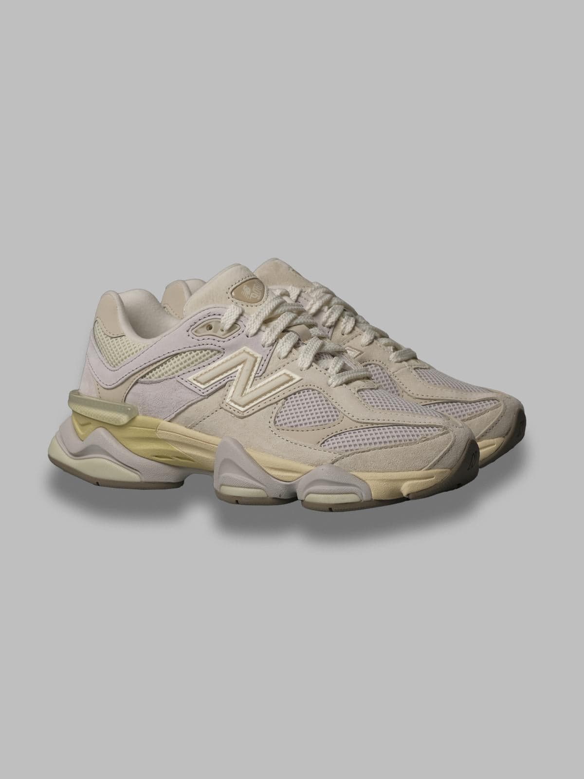 NEW BALANCE u9060 beige/white/cream - scarpa lifestyle da uomo in Scarpe da corsa su strada Drestige - Casamassima, commercioVirtuoso.it