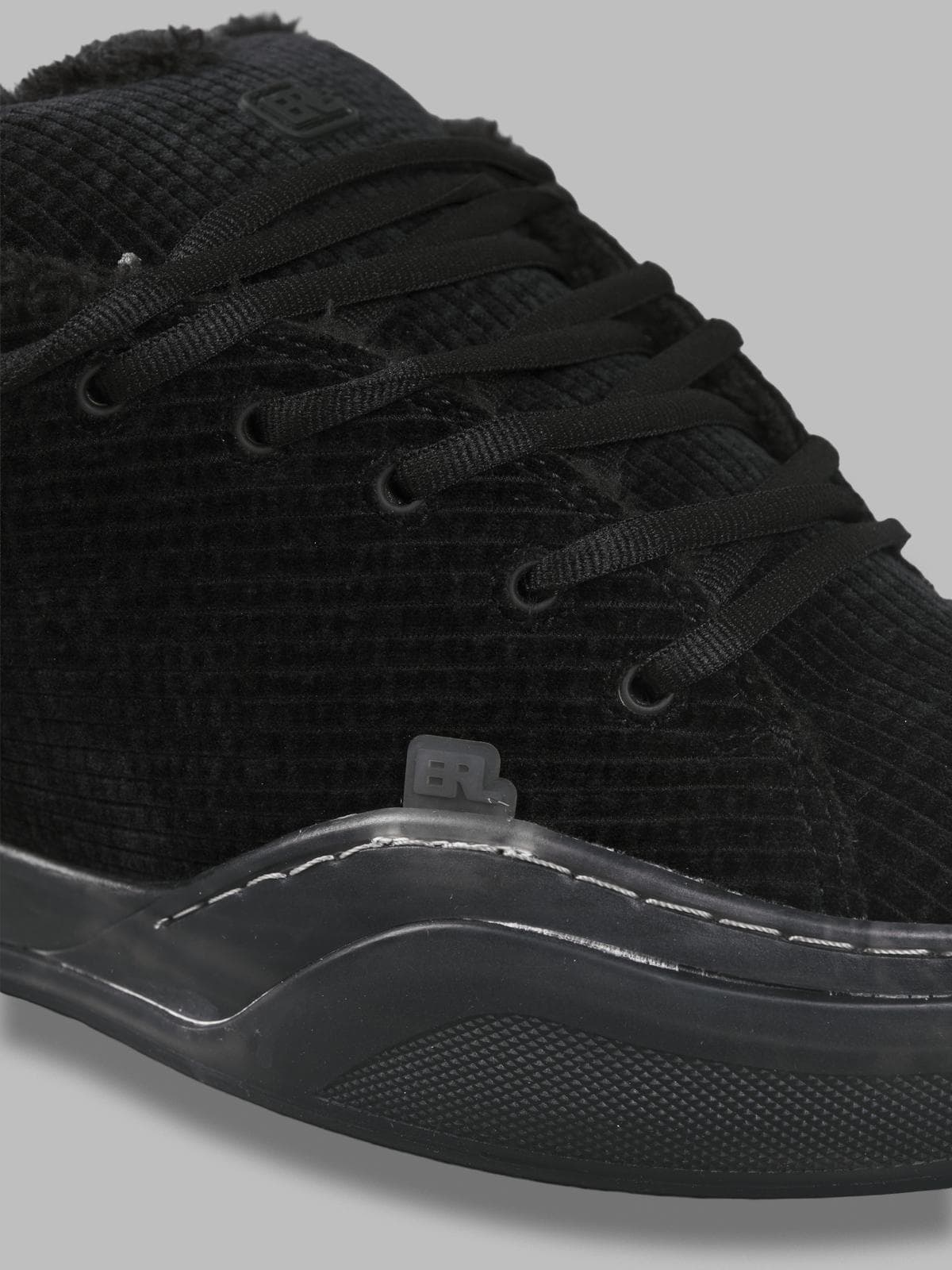 ERL suede vamp sneakers da uomo in Scarpe da Skateboard da uomo Drestige - Casamassima, commercioVirtuoso.it