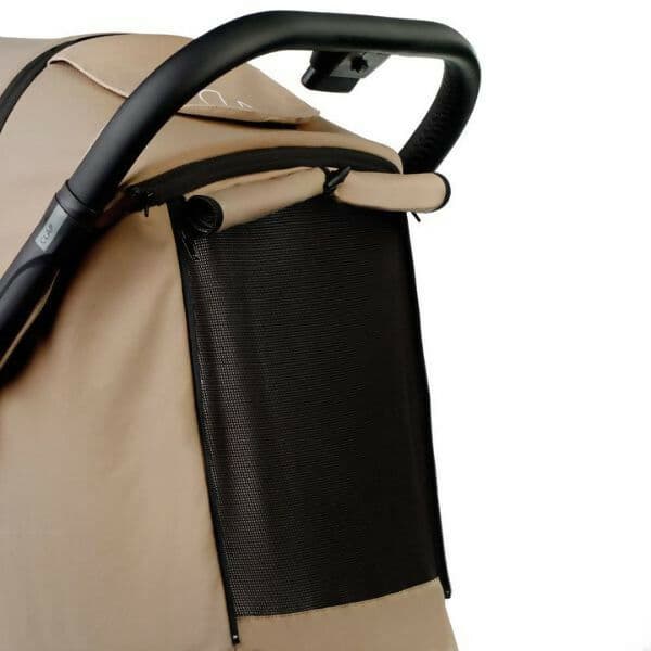 JANE' Passeggino CLAP - colore DESERT - con telaio in alluminio robusto, chiusura automatica e compatta, dimensioni adatte alle cabine degli aerei, adatto dalla nascita fino a 26 kg, con sospensioni su 4 ruote e finiture in similpelle in Passeggini compatti Sanitaria Gioia del Bimbo - Villa San Giovanni, commercioVirtuoso.it