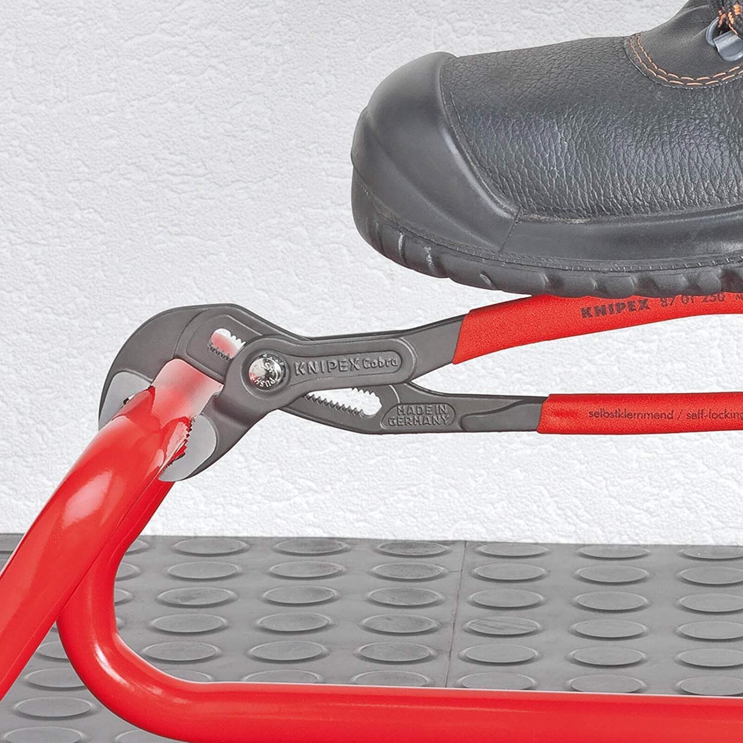 KNIPEX-87-01-180-Cobra
