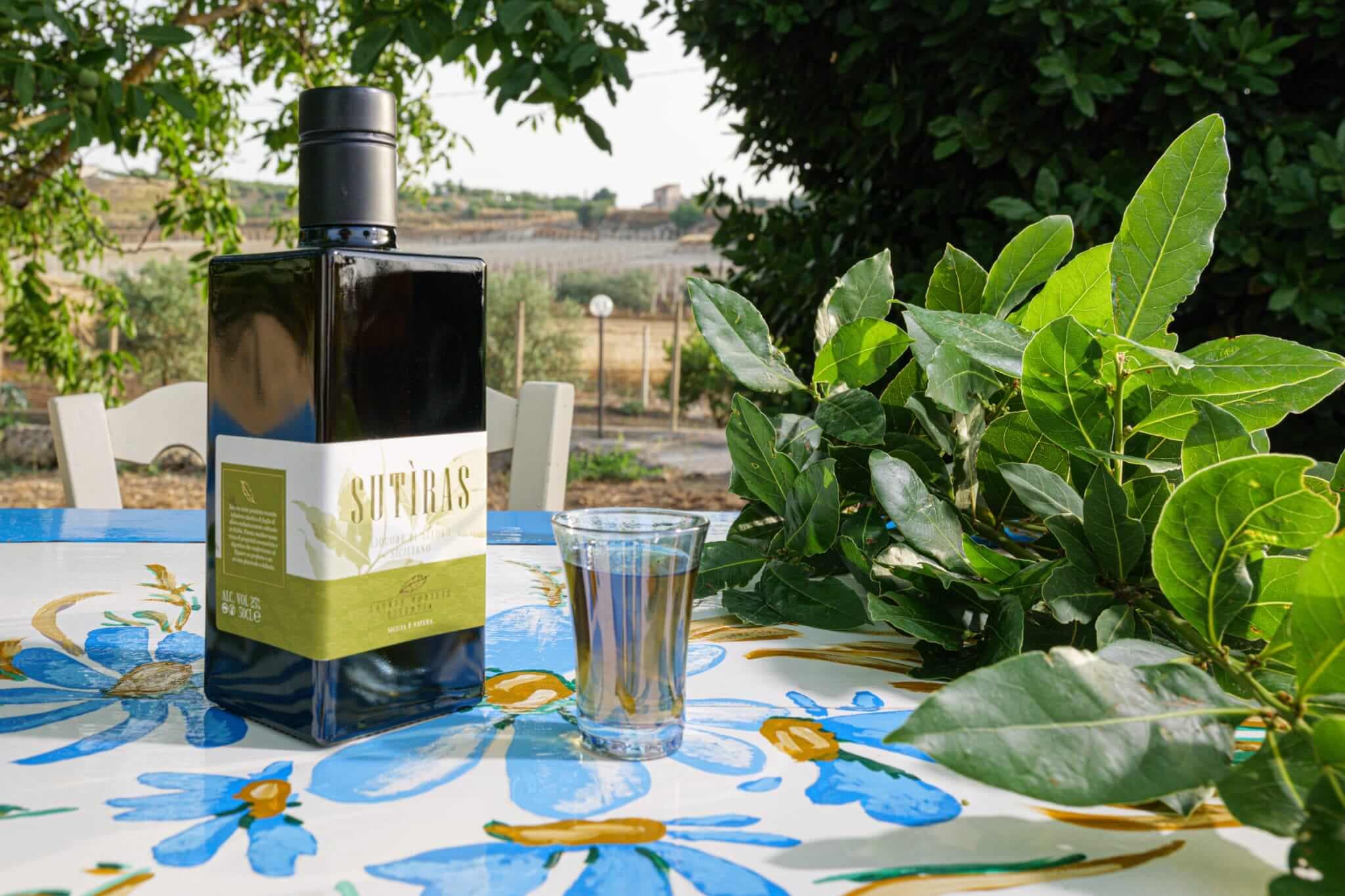 Liquore Siciliano Artigianale Sutìras All'Alloro in Liquori Tesori Di Sicilia - Nicosia, commercioVirtuoso.it