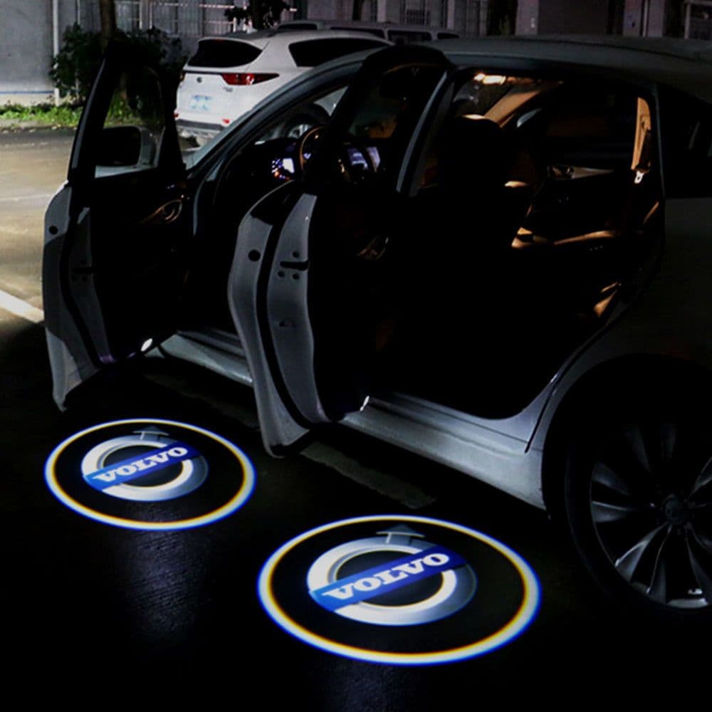 Logo Led Proiettore Sottoporta VOLVO 12V 5W Adesivo Cortesia Luci Universale Auto in Luci abitacolo Solgeny - Besate, commercioVirtuoso.it