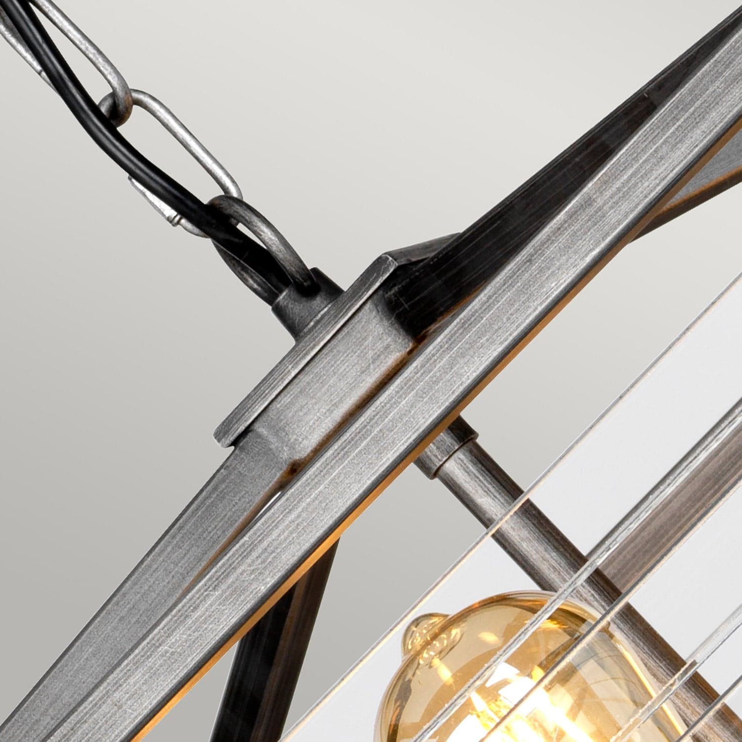 Lampadario Industrial Nordico Louvre Acciaio Ccanna Di Fucile Vetro 6 Luci E27 in Lampade a sospensione LuceArt - Montecorvino Pugliano, commercioVirtuoso.it