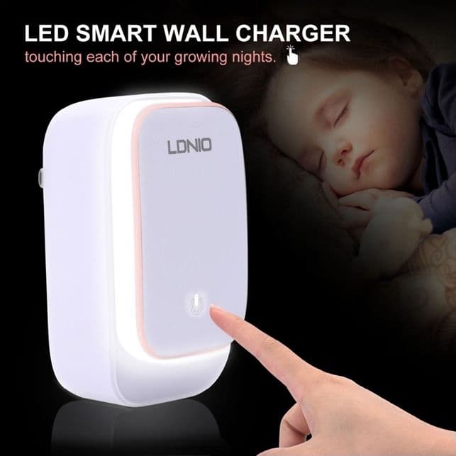 Caricabatteria con doppia porta USB e luce notturna touch in Caricabatterie da muro DFP Elettronica Store - Scafati, commercioVirtuoso.it