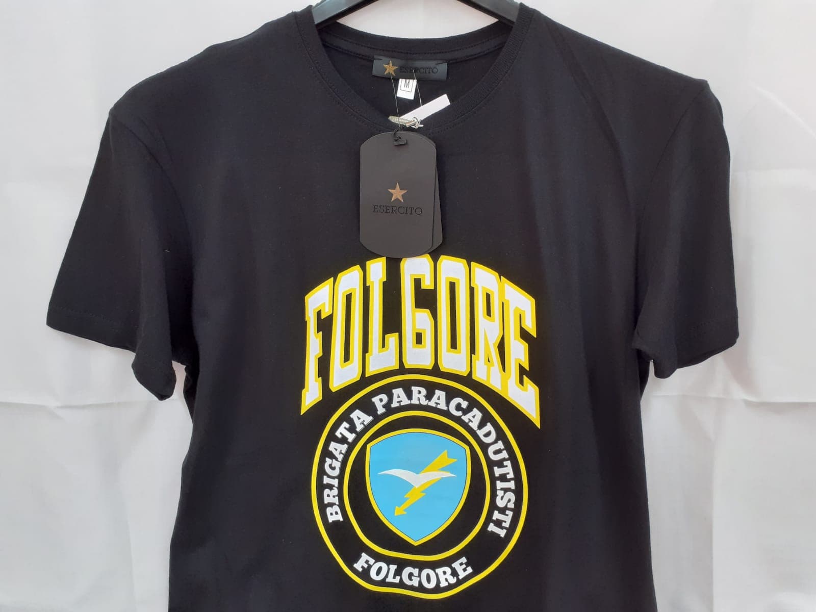 T-shirt Folgore logo fronte in Magliette e Top Il Distintivo - Pesaro, commercioVirtuoso.it