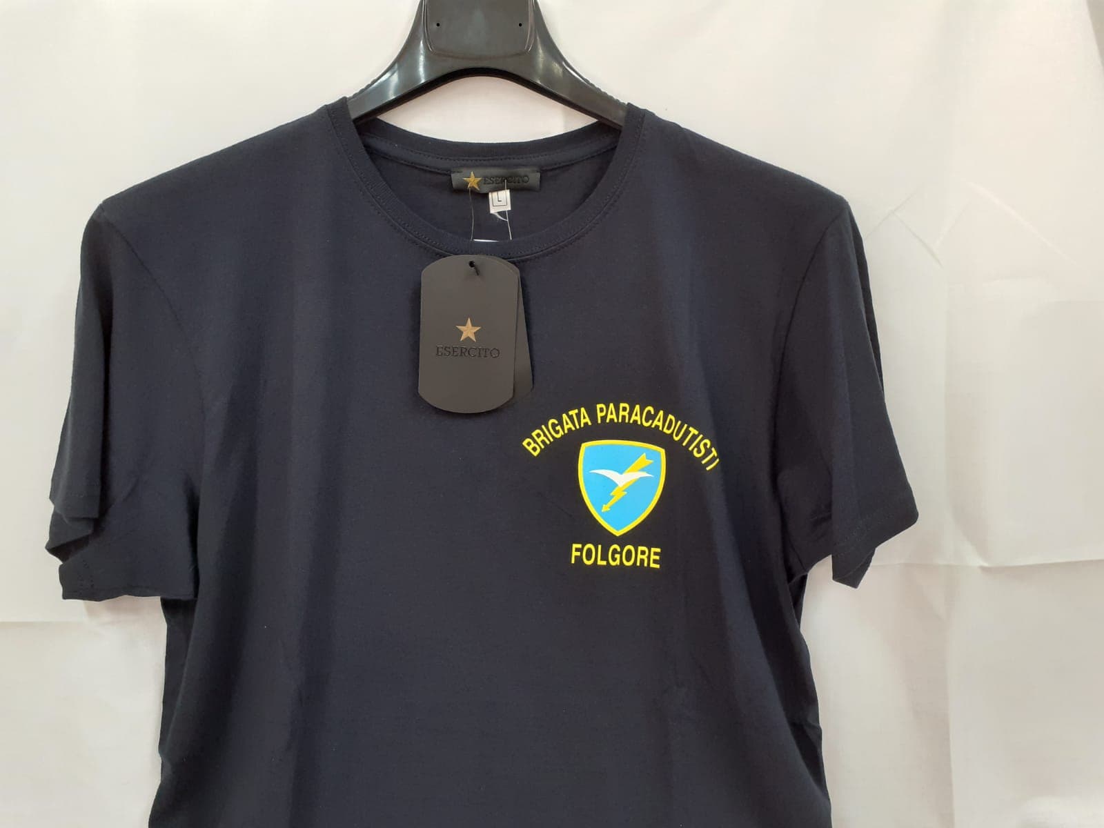 T-shirt Folgore vari colori in T-Shirt Il Distintivo - Pesaro, commercioVirtuoso.it