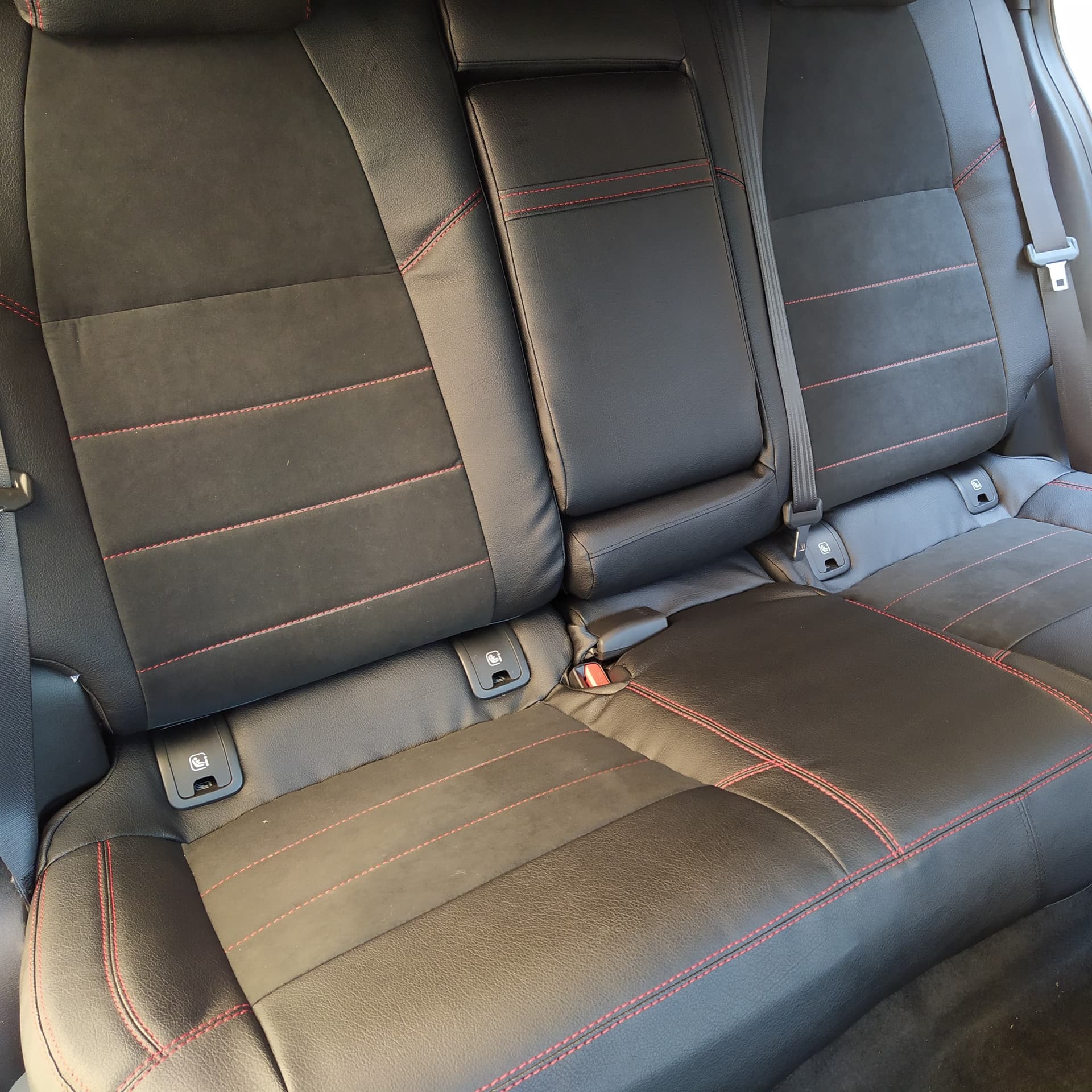 Set Coprisedili su misura di classe premium Mazda 3 (2019+) in Set per interni Autooggetti.it - Roma, commercioVirtuoso.it