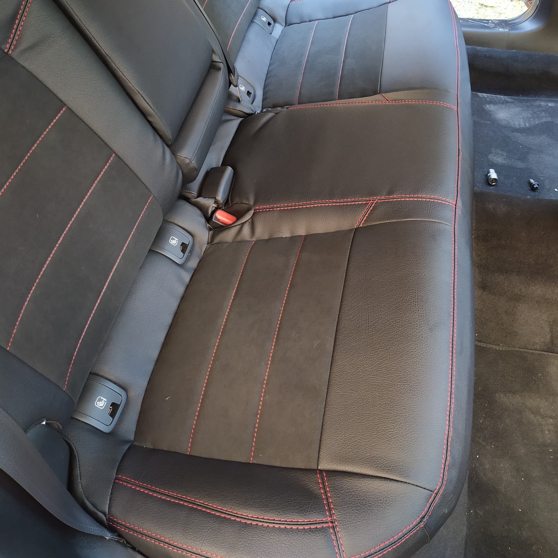 Set Coprisedili su misura di classe premium Mazda 3 (2019+) in Set per interni Autooggetti.it - Roma, commercioVirtuoso.it