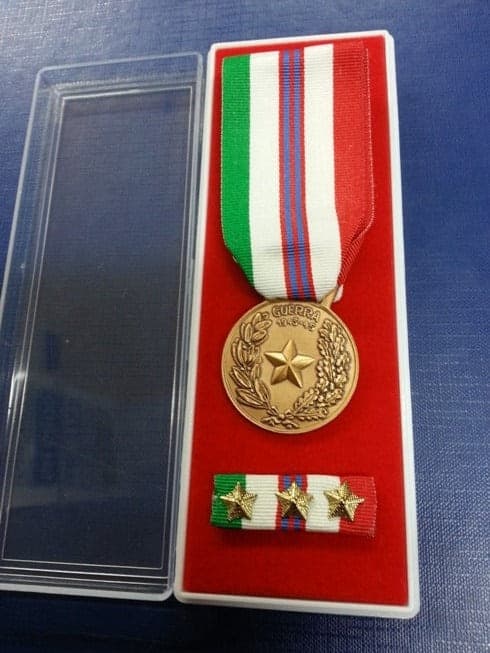 Medaglia Guerra 43 45 - Nastro / nastrino / medaglia in Medaglie Il Distintivo - Pesaro, commercioVirtuoso.it