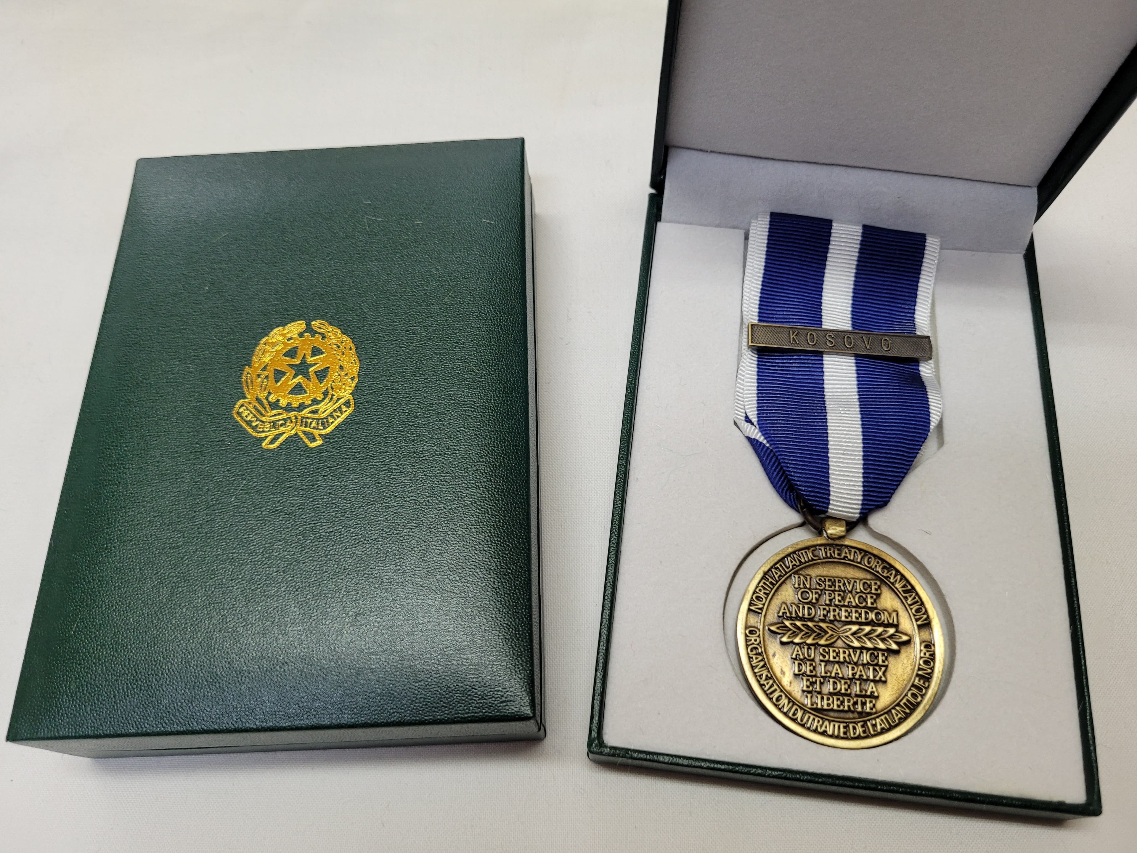 Medaglia Kosovo Nato con scatola della Repubblica Italiana in Medaglie Il Distintivo - Pesaro, commercioVirtuoso.it