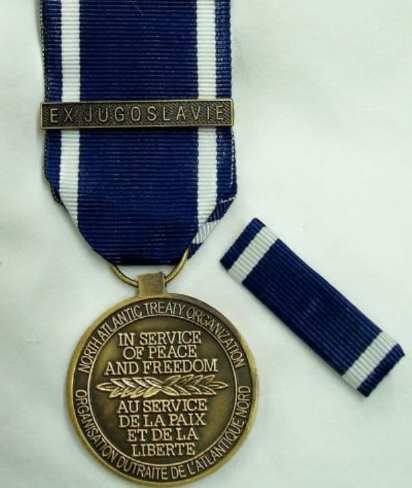 Bosnia Nato - Nastro / nastrino / medaglia in Medaglie Il Distintivo - Pesaro, commercioVirtuoso.it