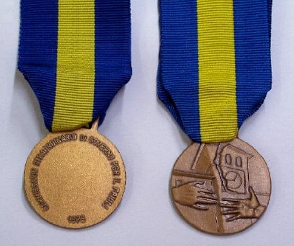 Terremoto Friuli decorazione per civili - Nastro / nastrino / medaglia in Nastri Il Distintivo - Pesaro, commercioVirtuoso.it