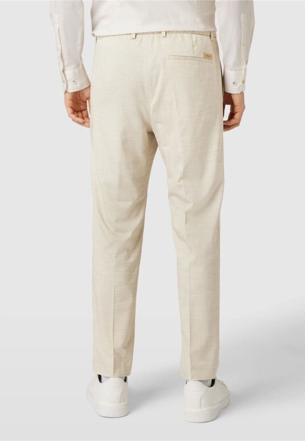 calvin klein Pantaloni MODERN TEXTURE TAPERED PANTS da uomo in Pantaloni Drestige - Casamassima, commercioVirtuoso.it