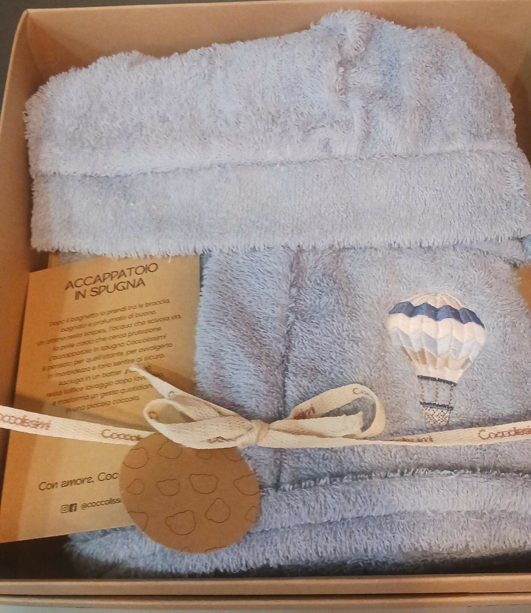 COCCOLISSIMI accappatoio con maniche in spugna di cotone, serie BALLOON, grafica ricamata, pratico ed avvolgente, la qualità per il tuo bambino, taglia 18/24 mesi in Accapatoi da bambina Sanitaria Gioia del Bimbo - Villa San Giovanni, commercioVirtuoso.it